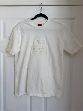 HUGO White Embossed Logo Short Sleeve Tee